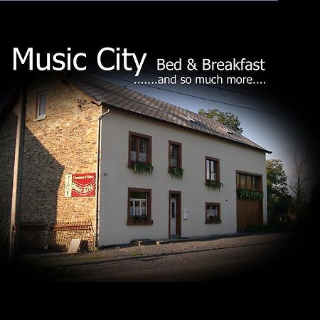 B&B Music City Wibrin Экстерьер фото