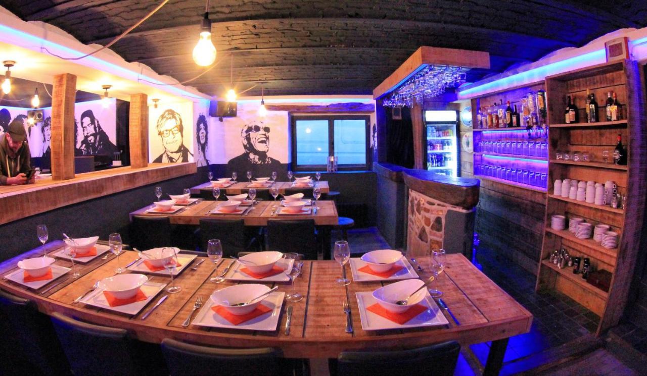 B&B Music City Wibrin Экстерьер фото